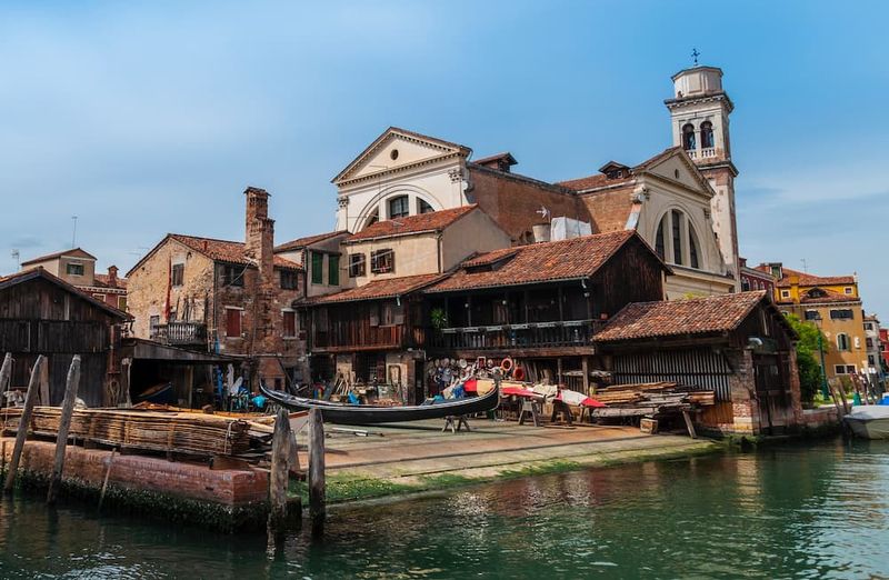 Lo Squero a Venezia: dove nascono le gondole